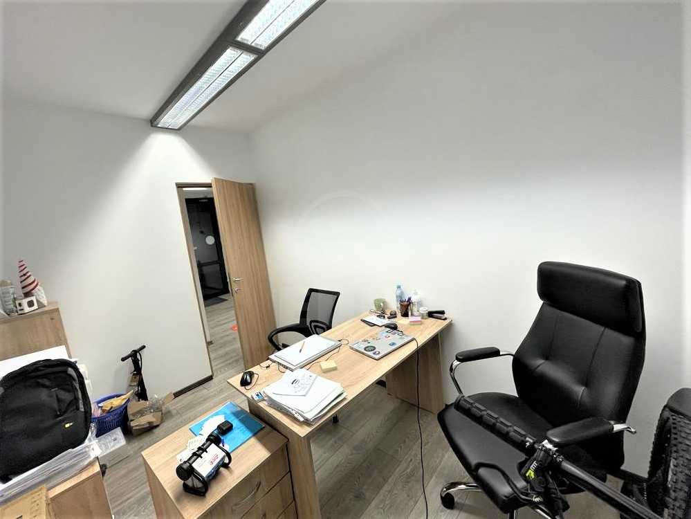 Rent Office 3 Rooms CENTRAL-6
