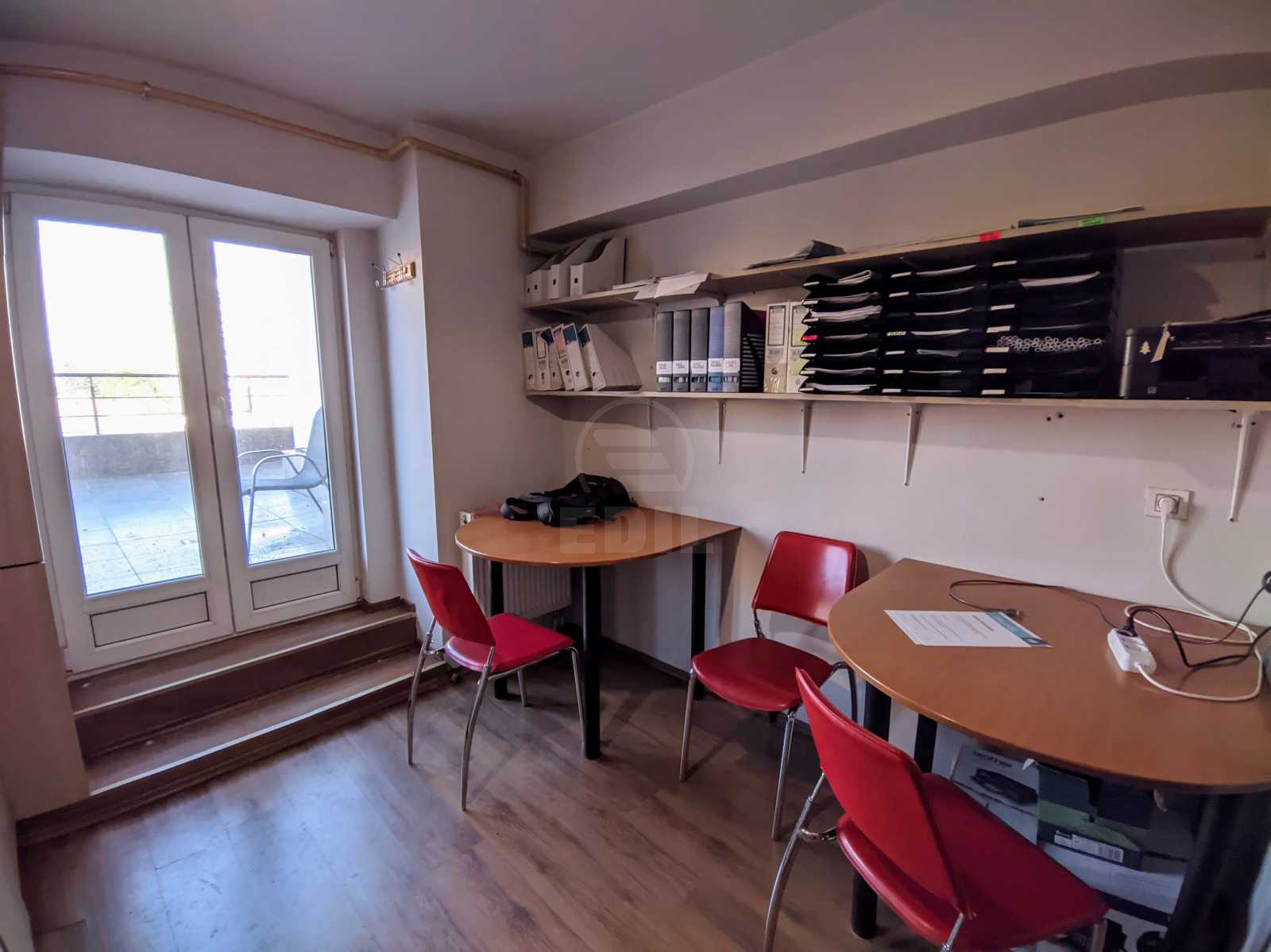Rent Office 3 Rooms CENTRAL-6