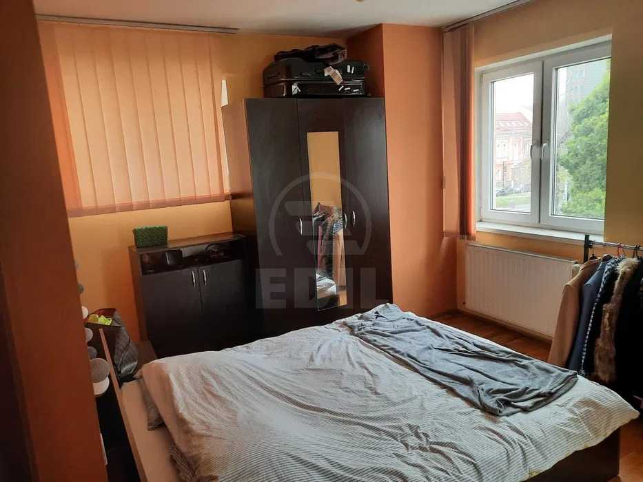 Louer Appartement 4 Chambres CENTRAL-5