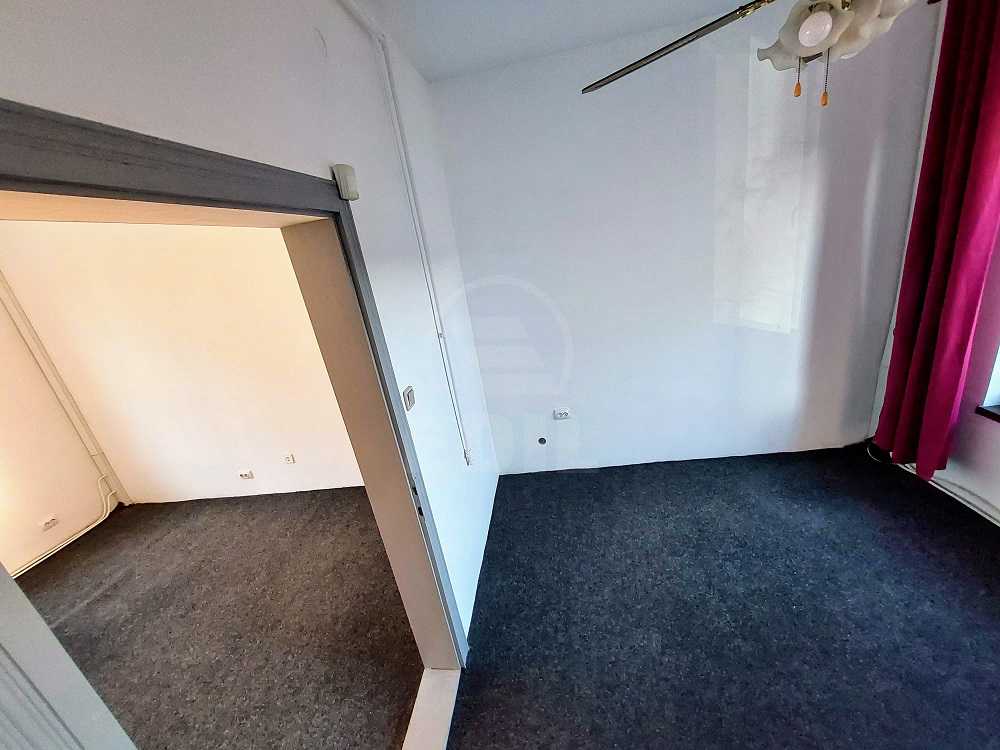 Rent Commercial space 3 Rooms CENTRAL-10