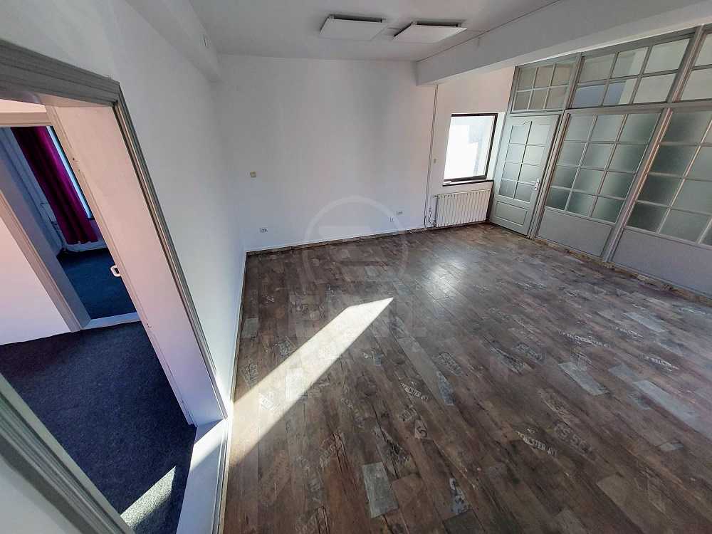 Rent Commercial space 3 Rooms CENTRAL-11