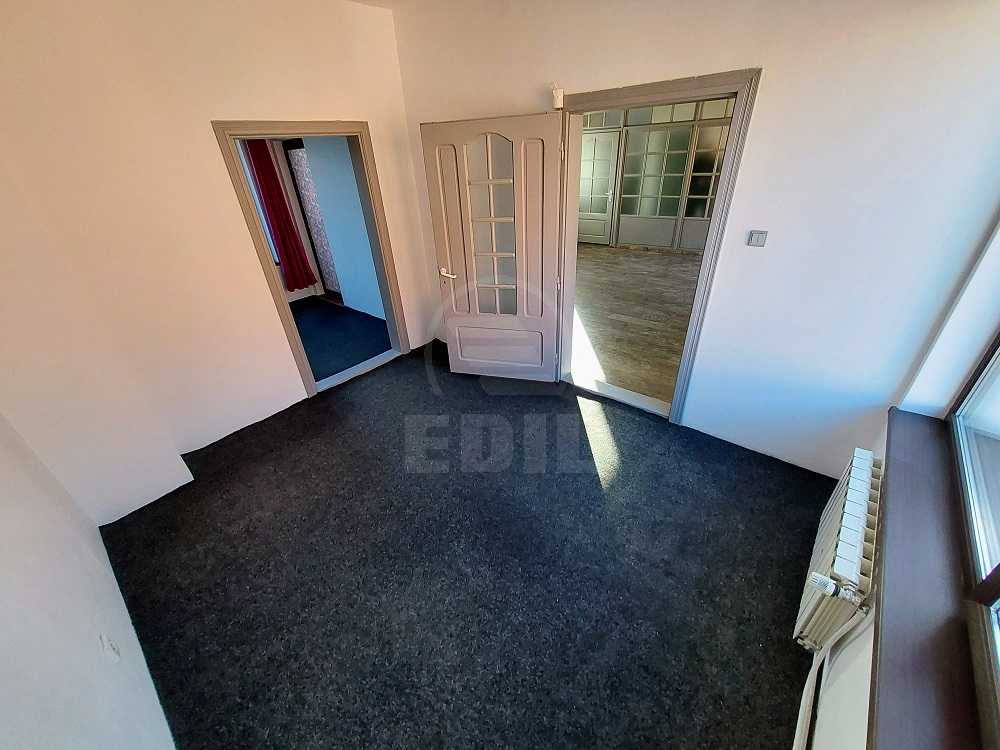 Rent Commercial space 3 Rooms CENTRAL-2