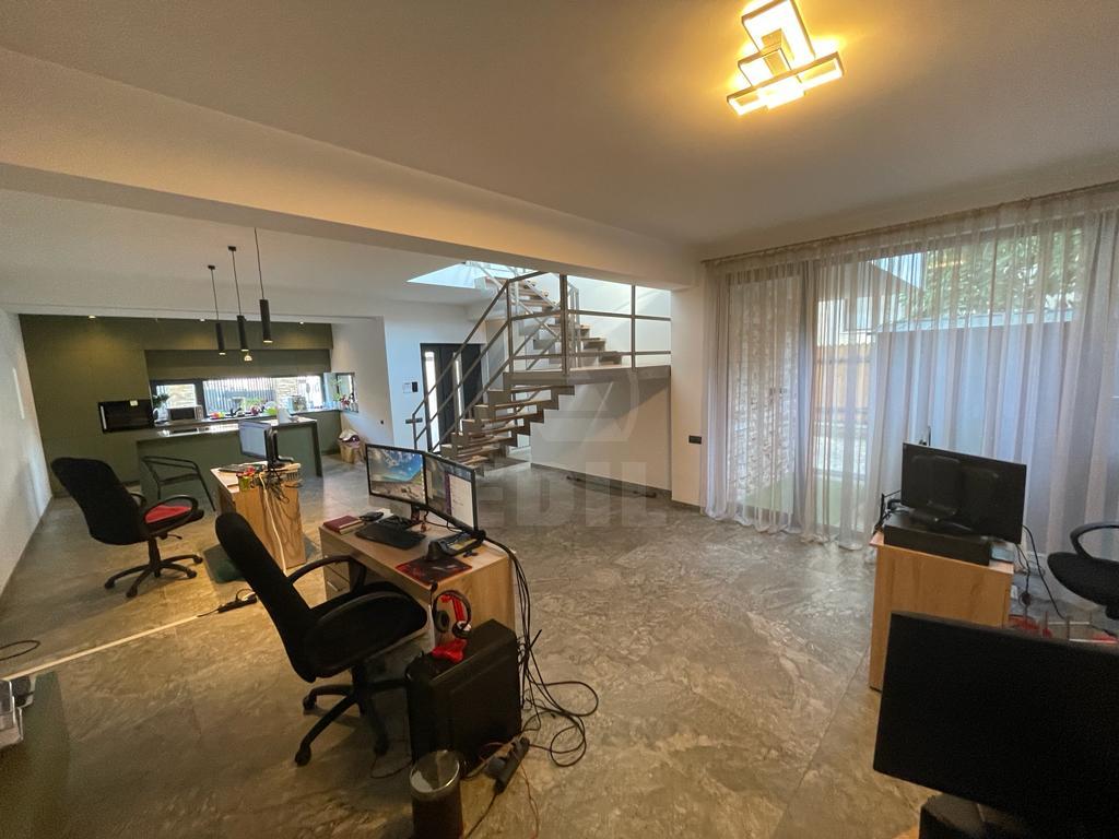 Rent Office 4 Rooms GHEORGHENI
