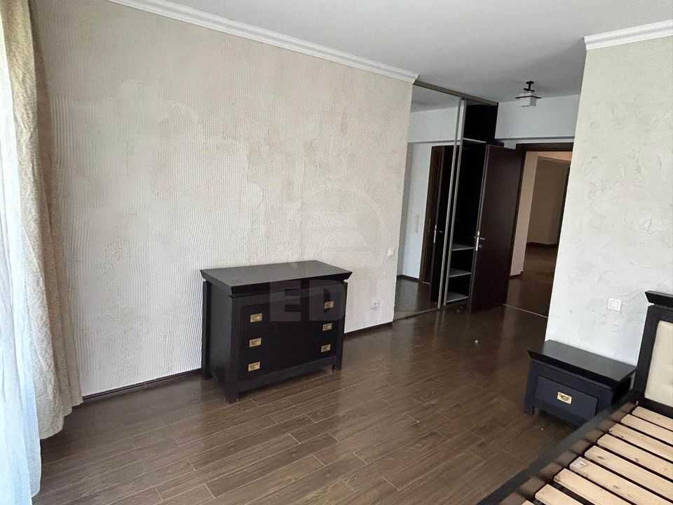 Louer Appartement 4 Chambres PLOPILOR