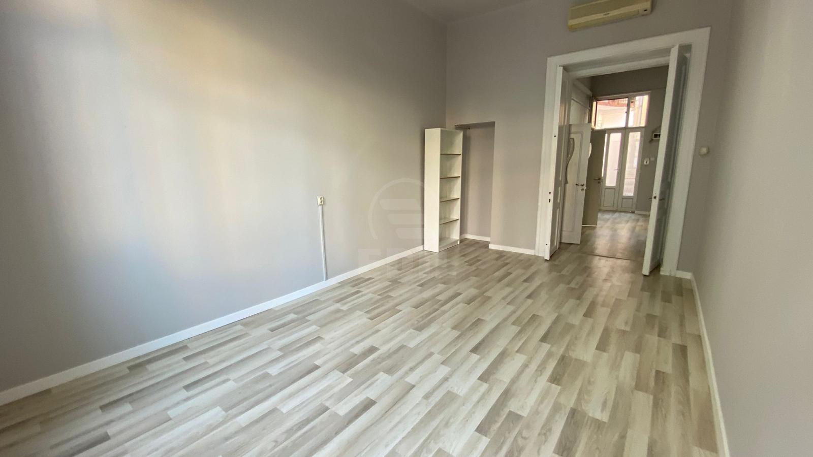 Rent Office 3 Rooms CENTRAL