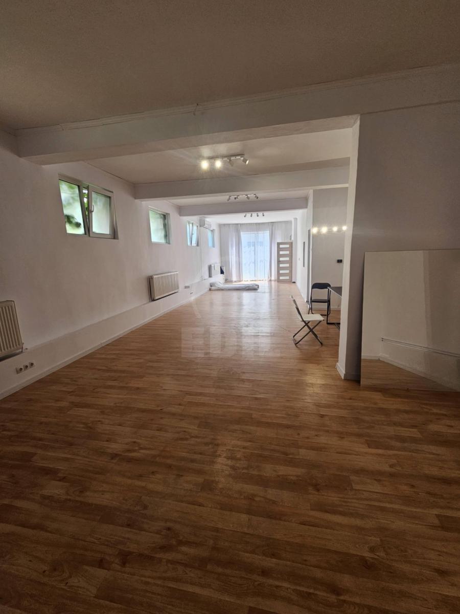 Louer Espace commercial 7 Chambres CENTRAL