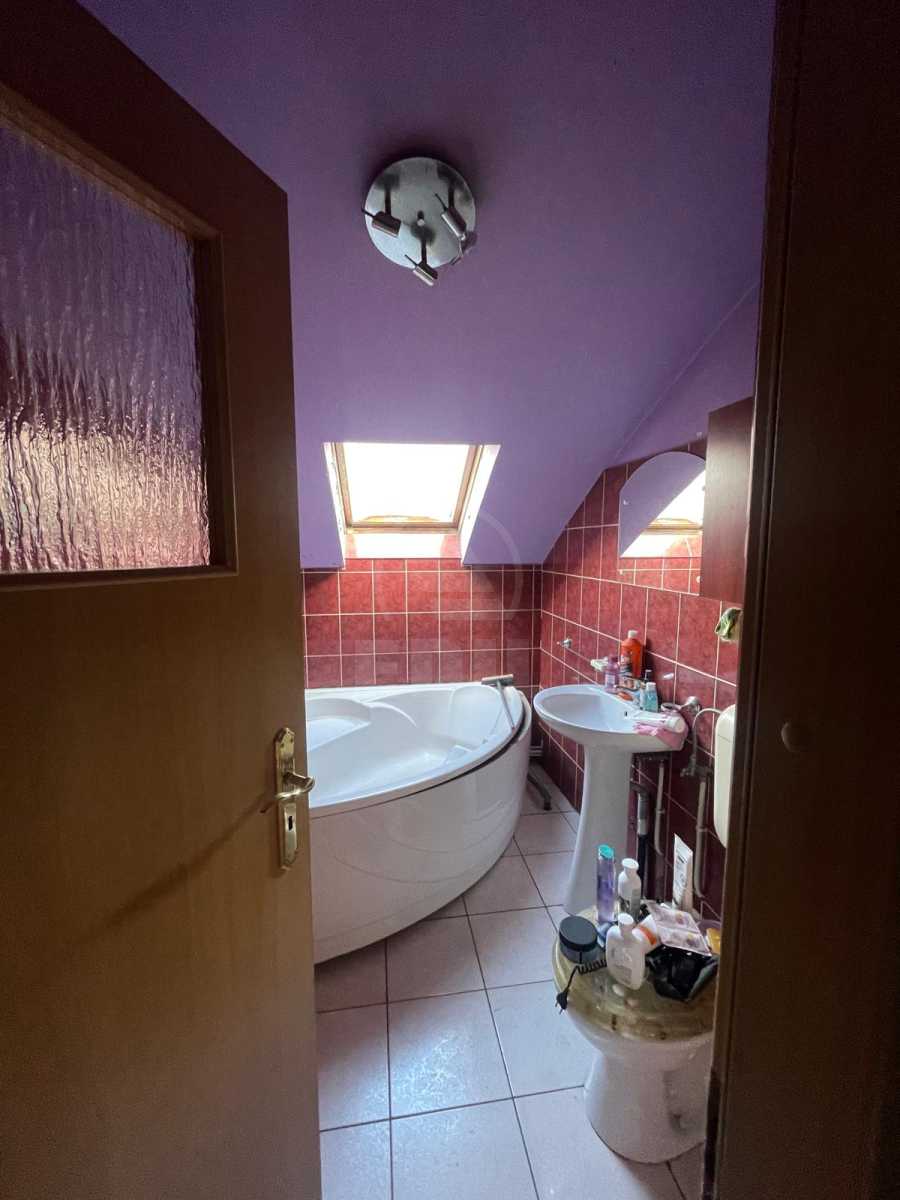 Rent Commercial space 6 Rooms CENTRAL-7